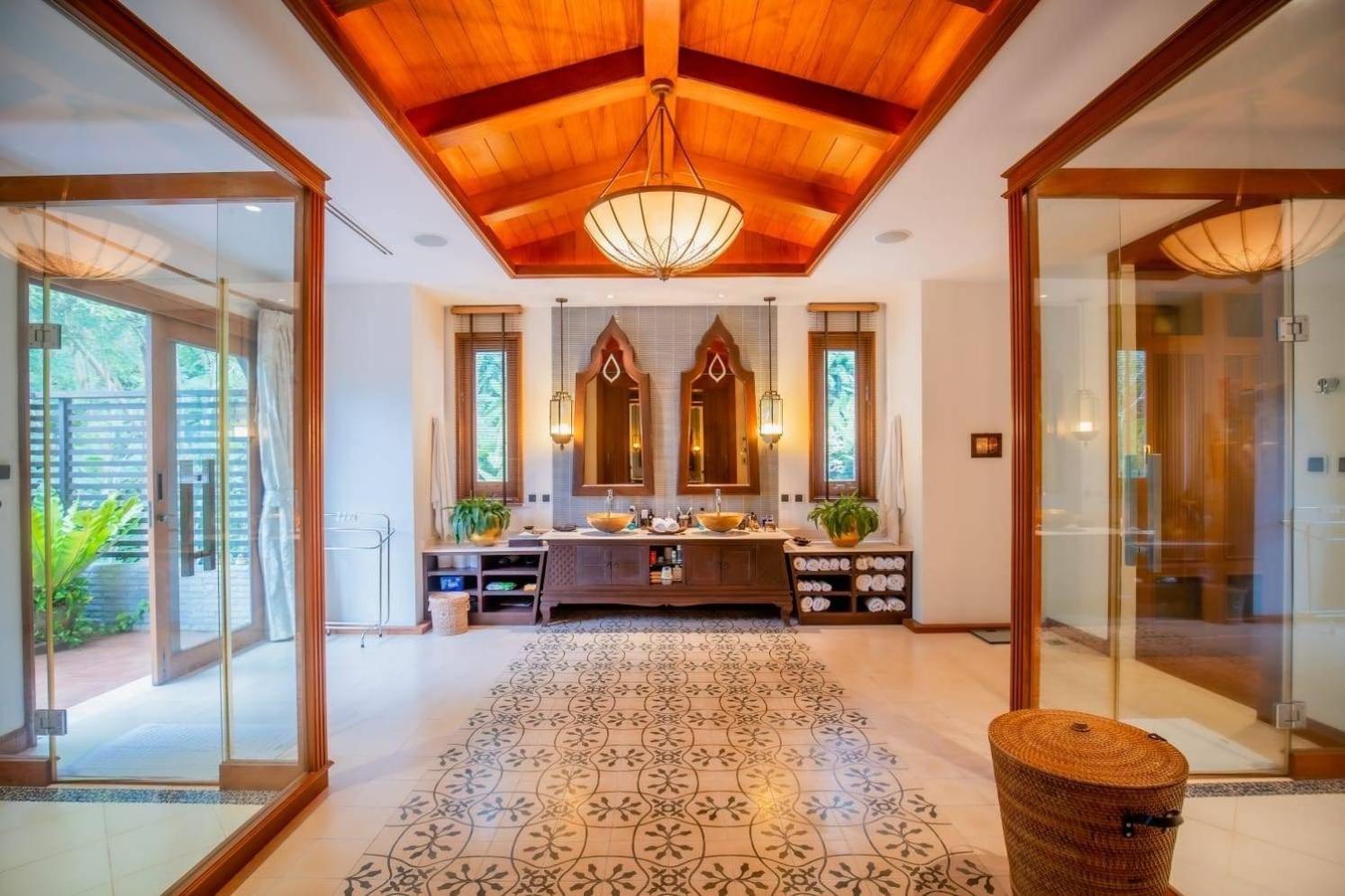 Royal Legacy Private Villa With Private Golf Course Пхукет Экстерьер фото